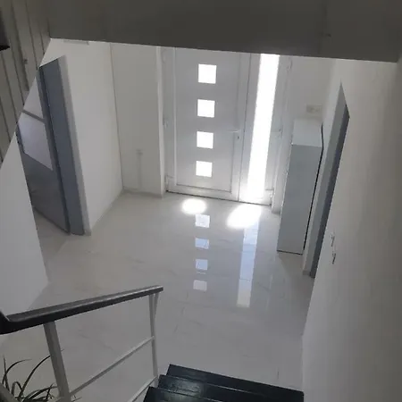 Kuca Za Odmor Sara Villa